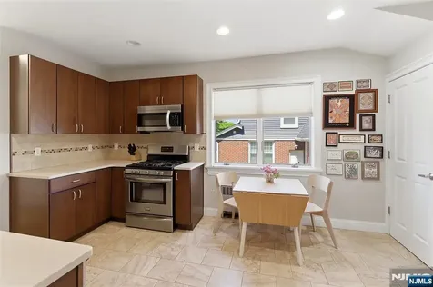 194 Parkway Maywood NJ 07607
