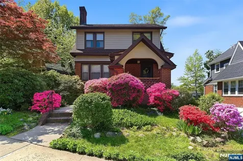 194 Parkway Maywood NJ 07607