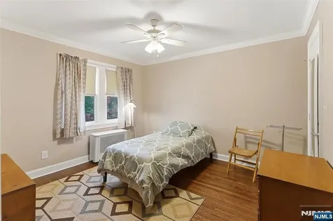 194 Parkway Maywood NJ 07607