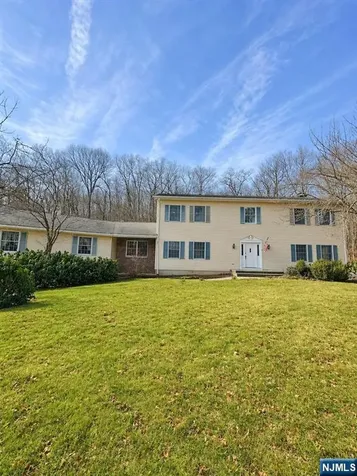 611 Snake Den Road West Milford NJ 07480