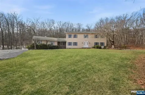 611 Snake Den Road West Milford NJ 07480