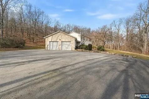 611 Snake Den Road West Milford NJ 07480