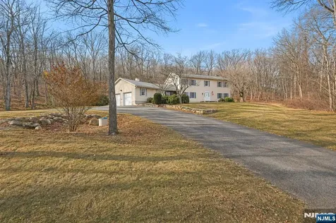 611 Snake Den Road West Milford NJ 07480