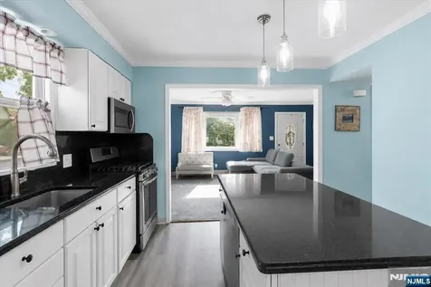 29 Central Avenue Pompton Lakes NJ 07442