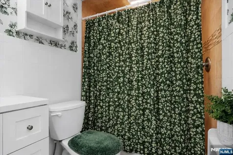29 Central Avenue Pompton Lakes NJ 07442