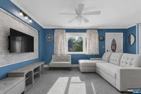 29 Central Avenue Pompton Lakes NJ 07442