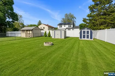 29 Central Avenue Pompton Lakes NJ 07442