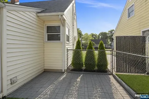 29 Central Avenue Pompton Lakes NJ 07442