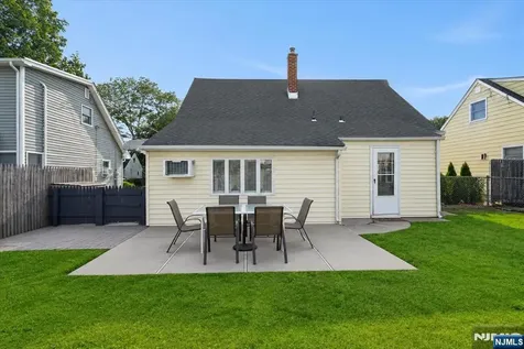 29 Central Avenue Pompton Lakes NJ 07442