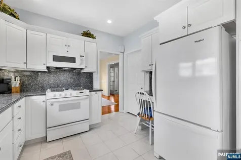 106 Maple Street Rutherford NJ 07070