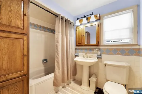 106 Maple Street Rutherford NJ 07070
