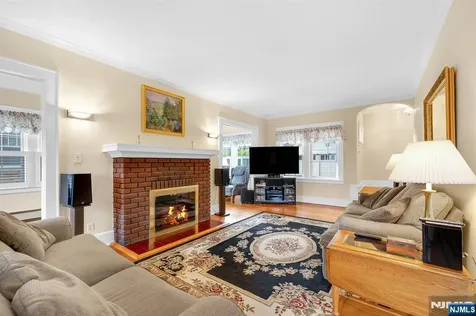 106 Maple Street Rutherford NJ 07070