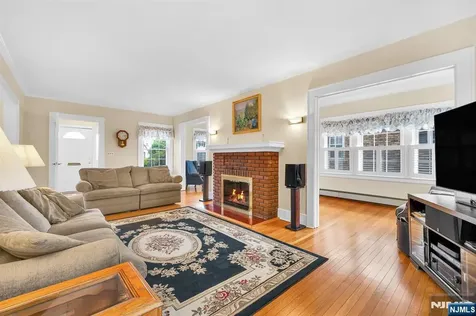 106 Maple Street Rutherford NJ 07070