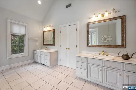 4 Hetzel Drive Mahwah NJ 07430