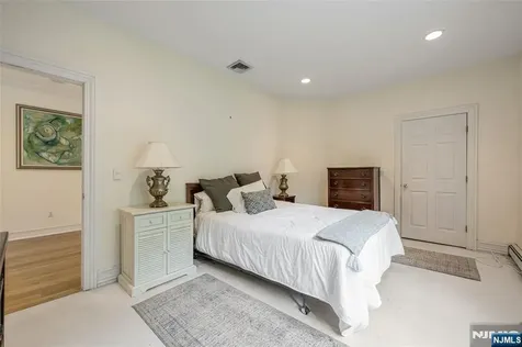 4 Hetzel Drive Mahwah NJ 07430