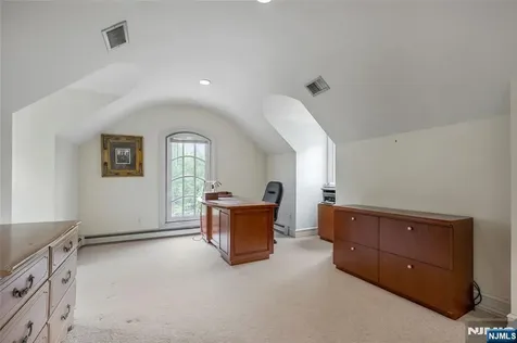 4 Hetzel Drive Mahwah NJ 07430