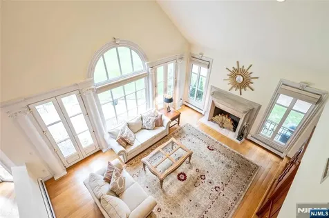 4 Hetzel Drive Mahwah NJ 07430
