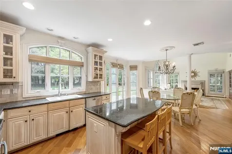 4 Hetzel Drive Mahwah NJ 07430