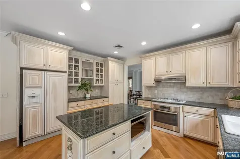 4 Hetzel Drive Mahwah NJ 07430