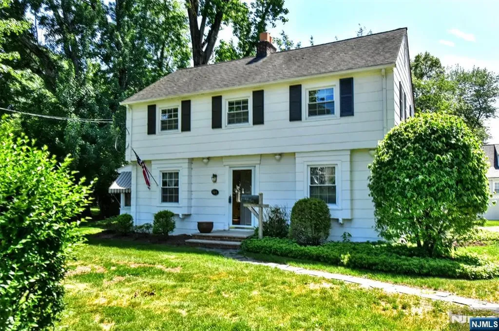 161 Wyckoff Avenue Wyckoff NJ 07481