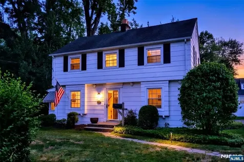 161 Wyckoff Avenue Wyckoff NJ 07481
