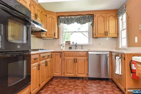 161 Wyckoff Avenue Wyckoff NJ 07481