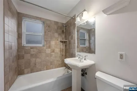 121 Regency Park Ramsey NJ 07446