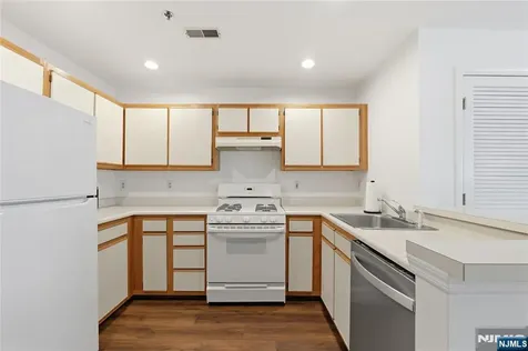 5301 Tudor Drive Pequannock Township NJ 07444