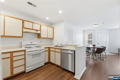 5301 Tudor Drive Pequannock Township NJ 07444