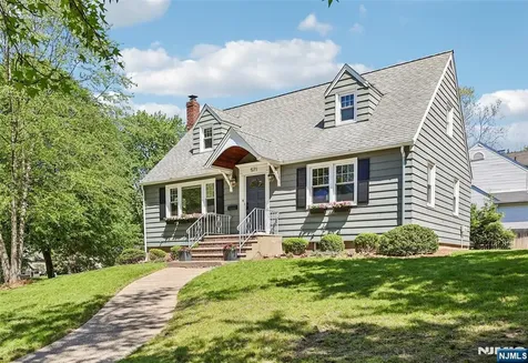 571 Laurel Road Ridgewood NJ 07450