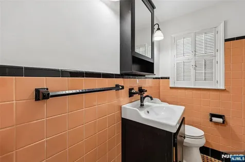 571 Laurel Road Ridgewood NJ 07450