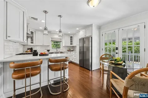 571 Laurel Road Ridgewood NJ 07450