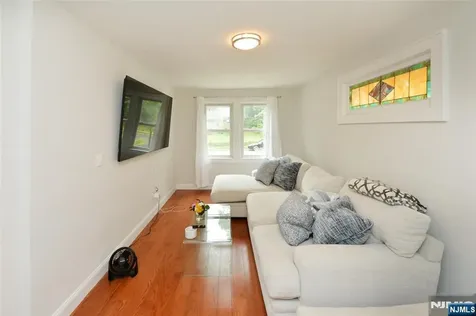 50 Dean Street Glen Rock NJ 07452