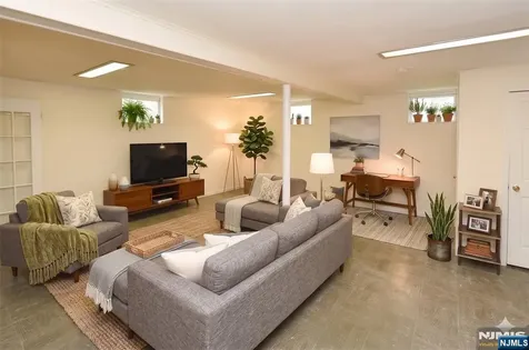 50 Dean Street Glen Rock NJ 07452