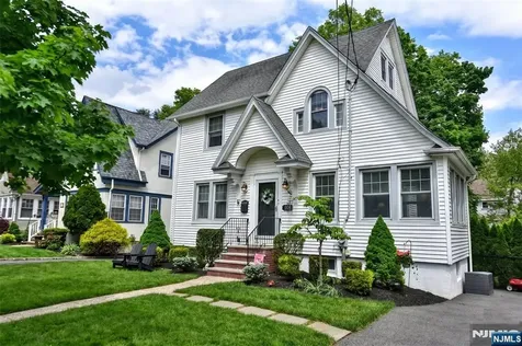 354 Demarest Avenue Oradell NJ 07649