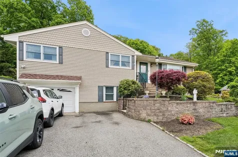 6 Waters Edge Kinnelon Borough NJ 07405