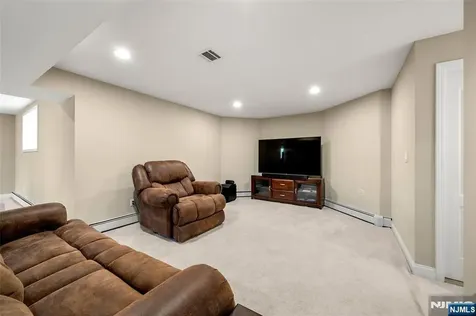 15 Harvard Street Closter NJ 07624