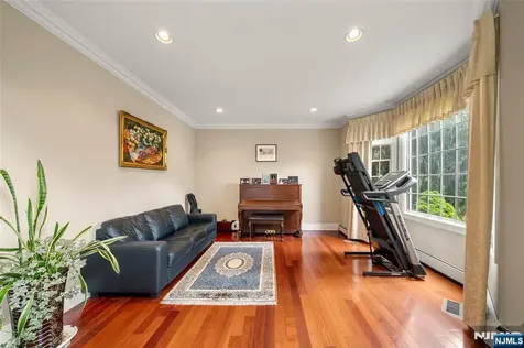 15 Harvard Street Closter NJ 07624
