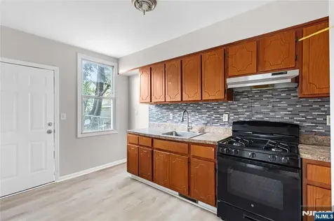 140 7th Street Paterson NJ 07522