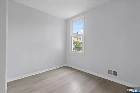 140 7th Street Paterson NJ 07522
