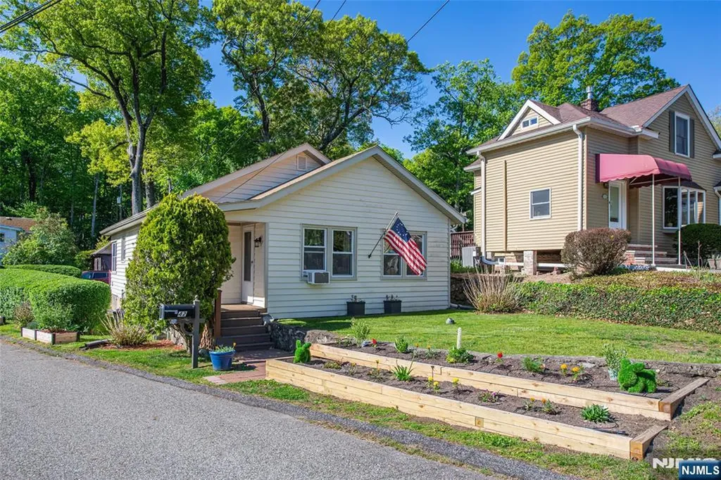 42 Main Beach Road Ringwood NJ 07456