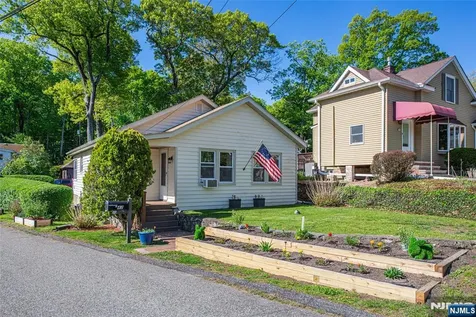 42 Main Beach Road Ringwood NJ 07456