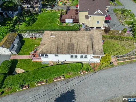 42 Main Beach Road Ringwood NJ 07456