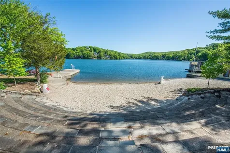 42 Main Beach Road Ringwood NJ 07456