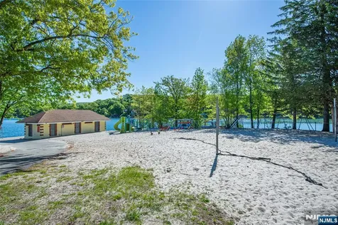 42 Main Beach Road Ringwood NJ 07456
