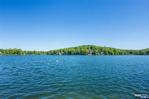 42 Main Beach Road Ringwood NJ 07456