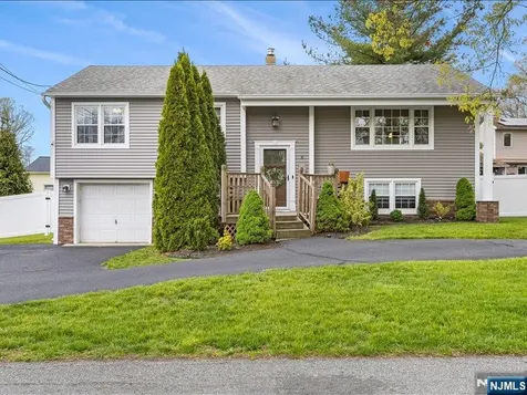 8 Madoc Trail Jefferson Township NJ 07438