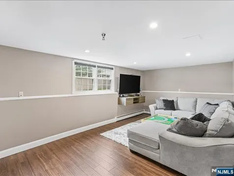 8 Madoc Trail Jefferson Township NJ 07438