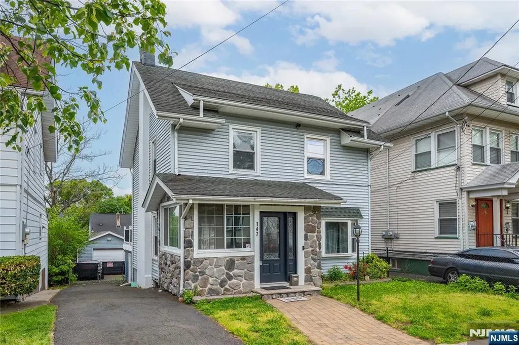 147 Clinton Avenue Clifton NJ 07011