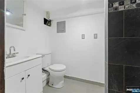 147 Clinton Avenue Clifton NJ 07011